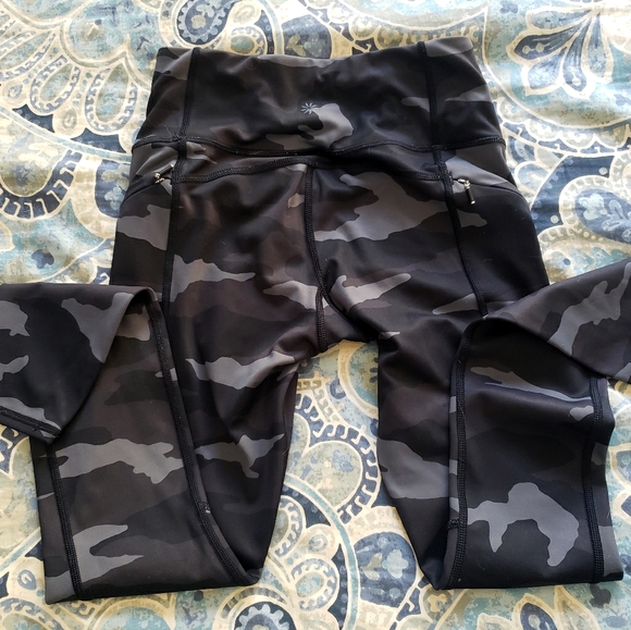 Athleta Pants - ATHLETA XXS black&gray camo leggings.